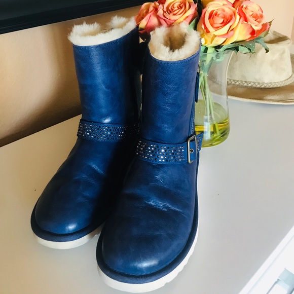 Leather Uggs boots - Picture 1 of 6